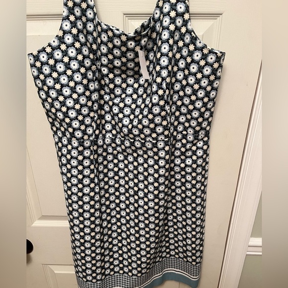 Ann Taylor NWT Sleeveless Green and Blue Floral Print Shift Dress Size 14 - Picture 2 of 7